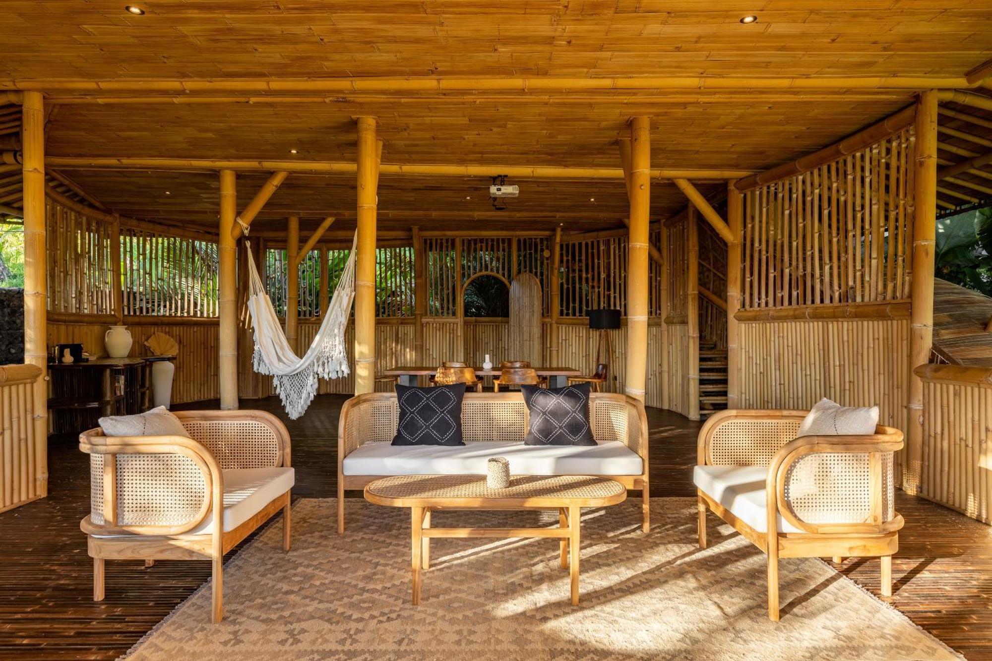 ホテル Eco Six Bali Tampaksiring エクステリア 写真