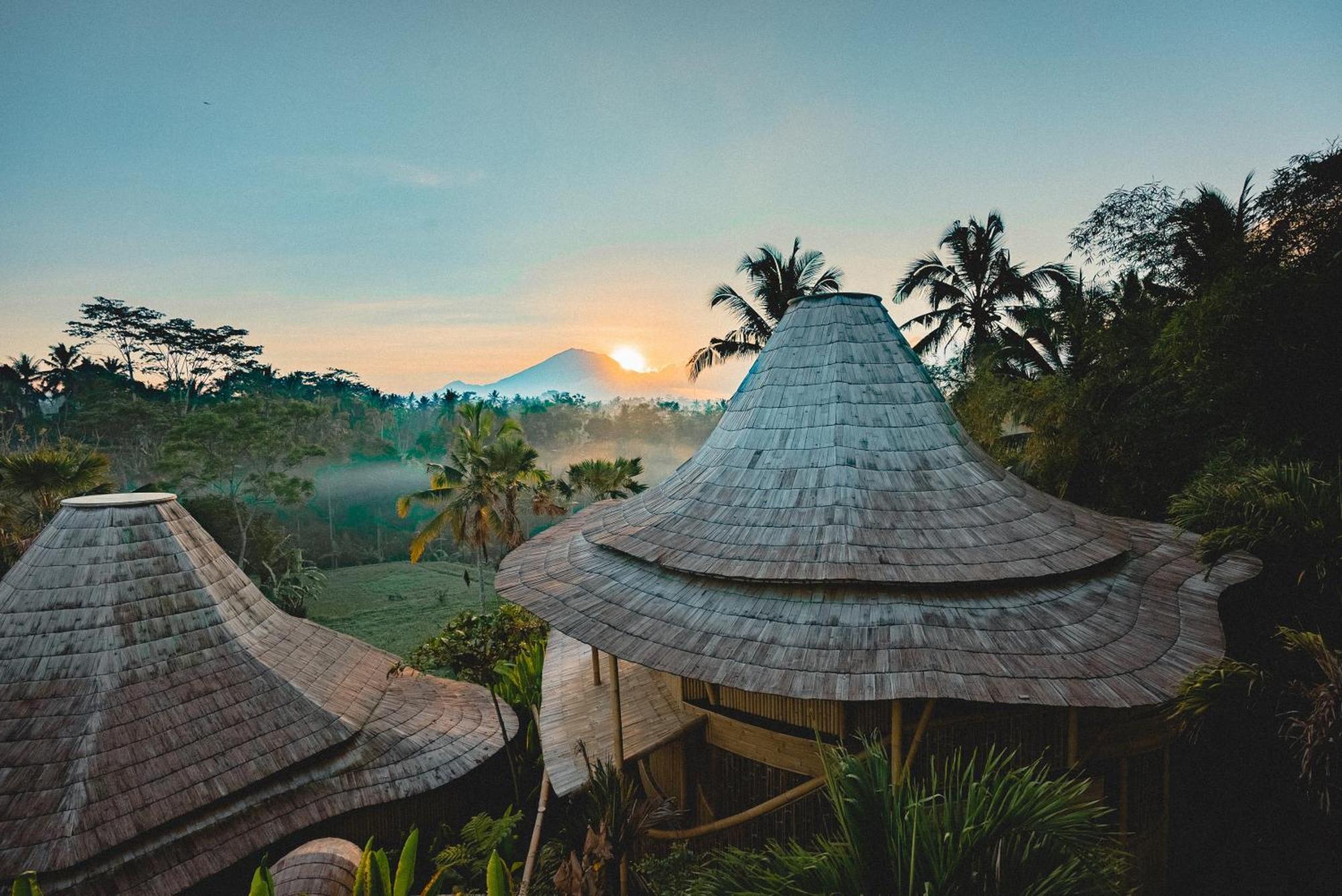 ホテル Eco Six Bali Tampaksiring エクステリア 写真